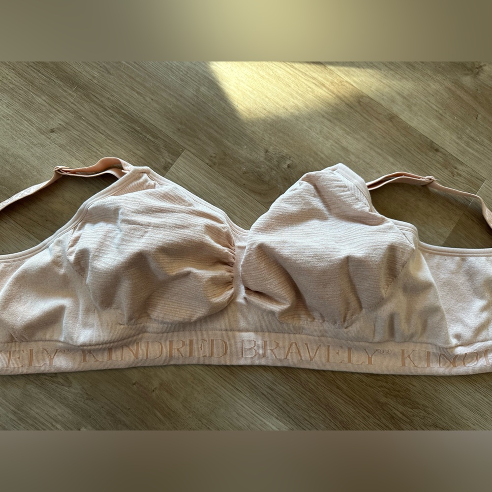 Kindred Bravely Large Busty Hands-Free Sublime Nursing and Pumping bra
